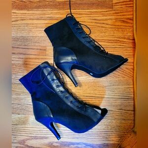 ⚠️LAST CALL⚠️BOOTIES | SIZE EU 42/US 9 Black lace-up ankle booties with peep-toe